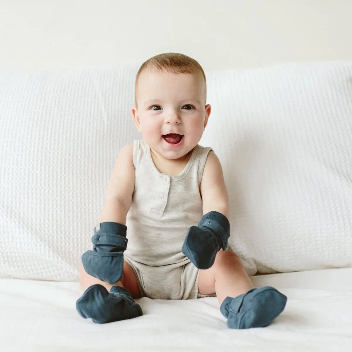 Goumi Stay On Baby Mitts + Boots Set - Midnight