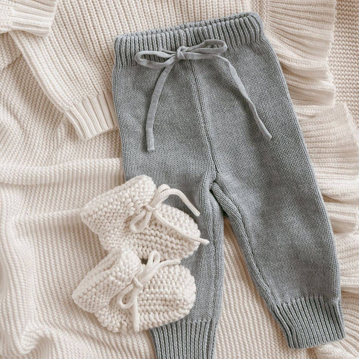 Blossom & Pear Knit Booties - Milk
