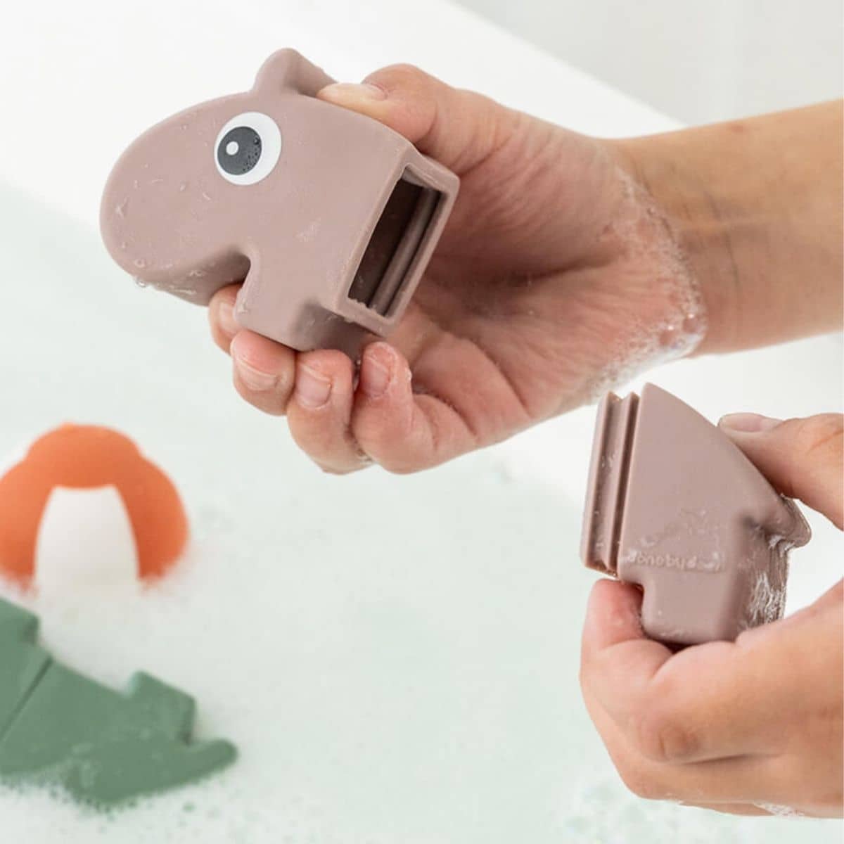 Done by Deer Bath Squirter Toy - Ozzo