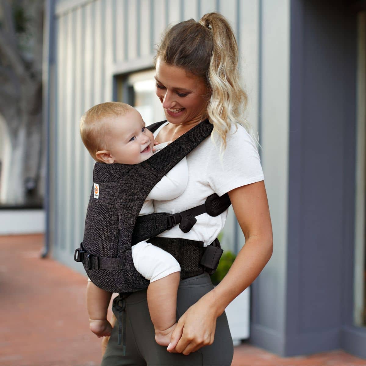 ergobaby performance carrier charcoal black Ergobaby Aerloom Baby Carrier