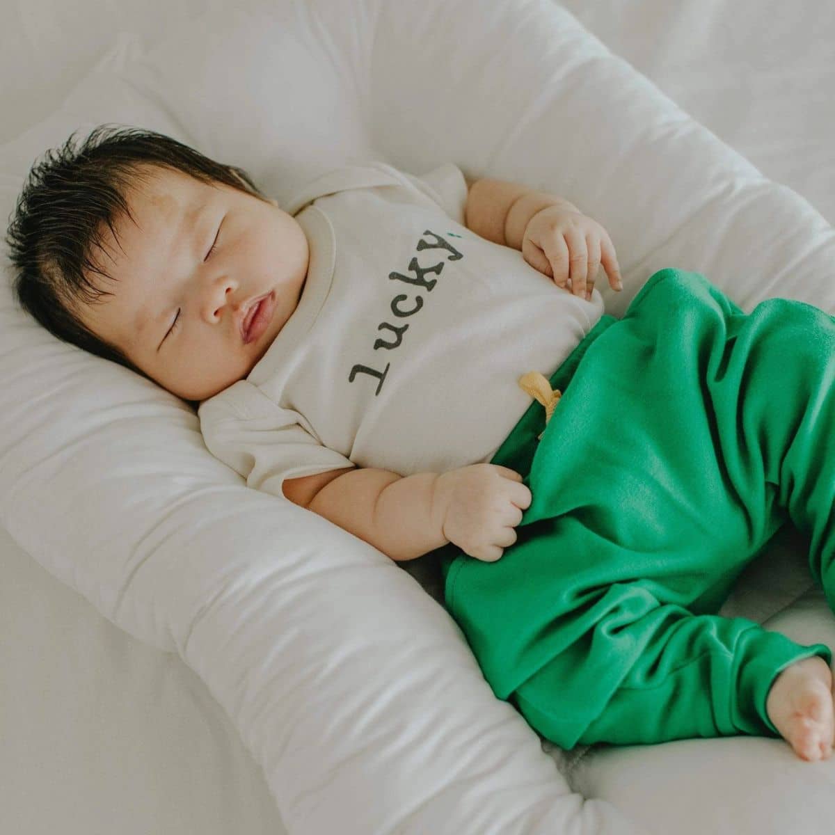 Finn and Emma Organic Short Sleeve Bodysuit - Lucky