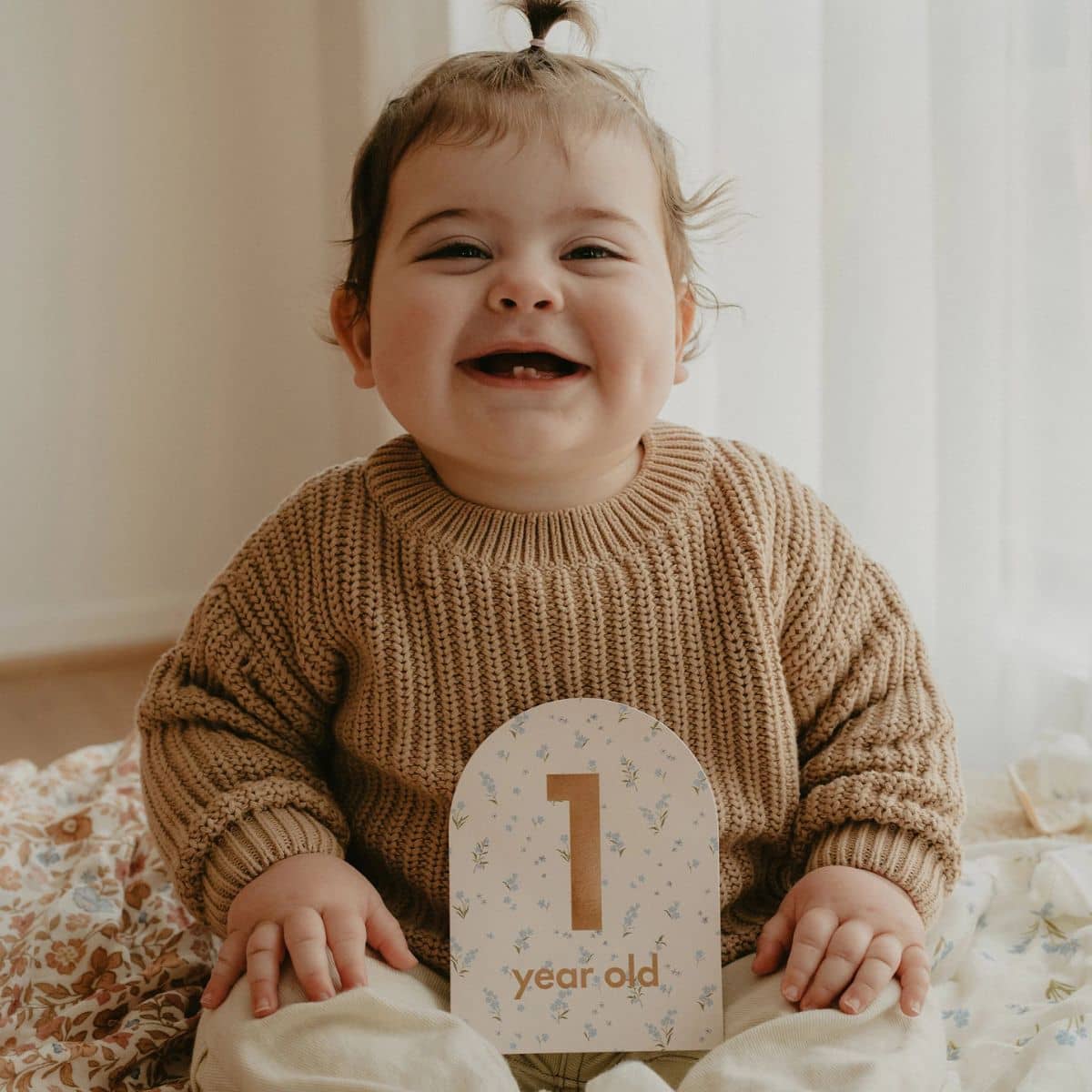 Fox & Fallow Baby Milestone Cards - Broderie