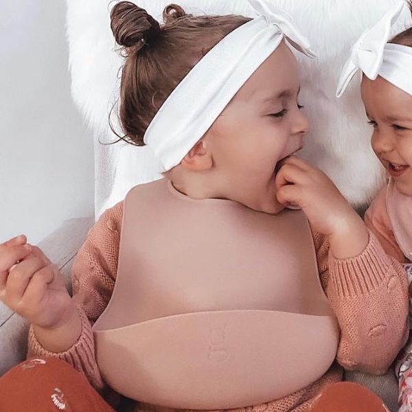 Gigi One Handed Silicone Bib - Blush