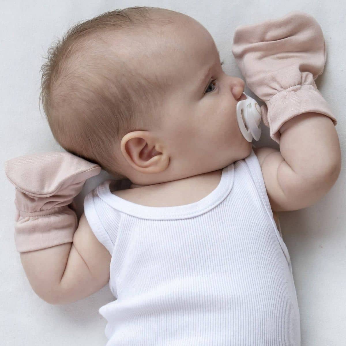 Goumi Stay On Baby Mitts - Rose