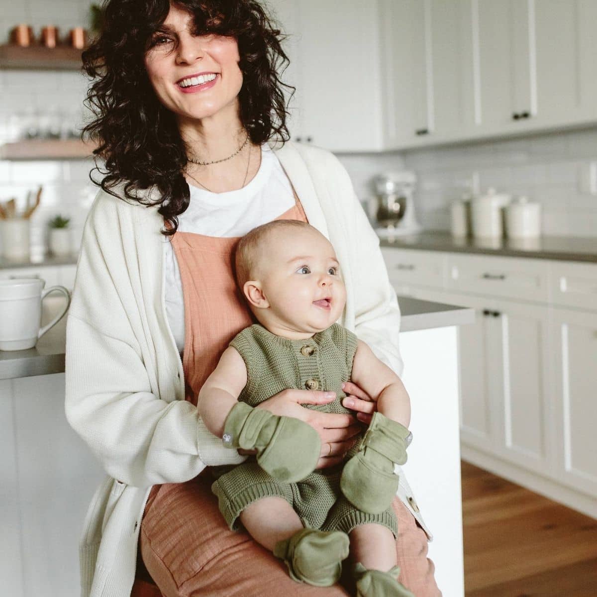 Goumi Stay On Baby Mitts - Two Pack - Canopy + Artichoke
