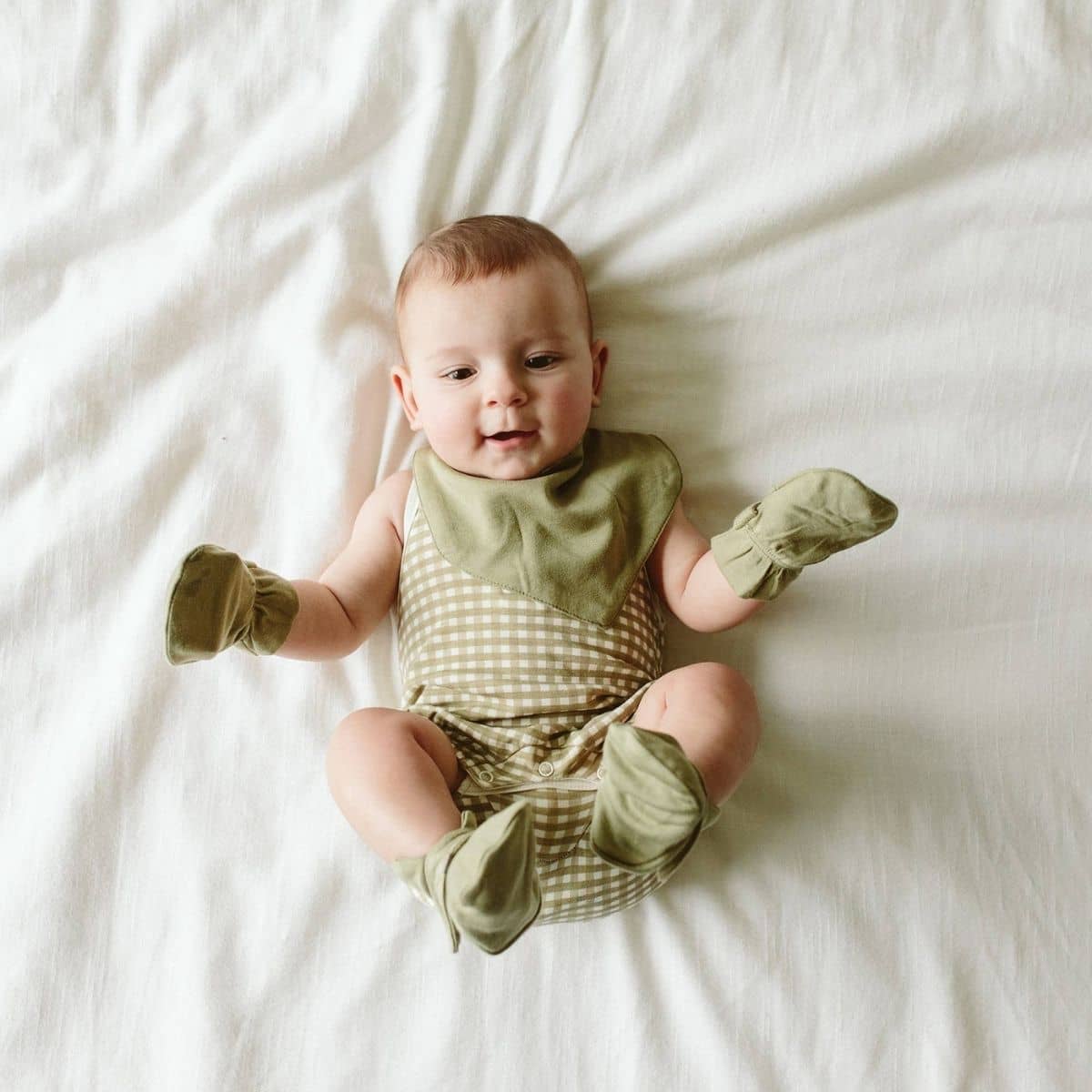 Goumi Stay On Baby Mitts - Two Pack - Canopy + Artichoke