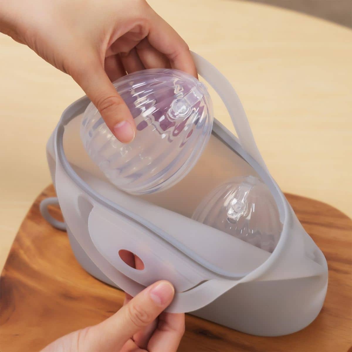 Haakaa Silicone Shell Wearable Pumps with Steriliser Bag