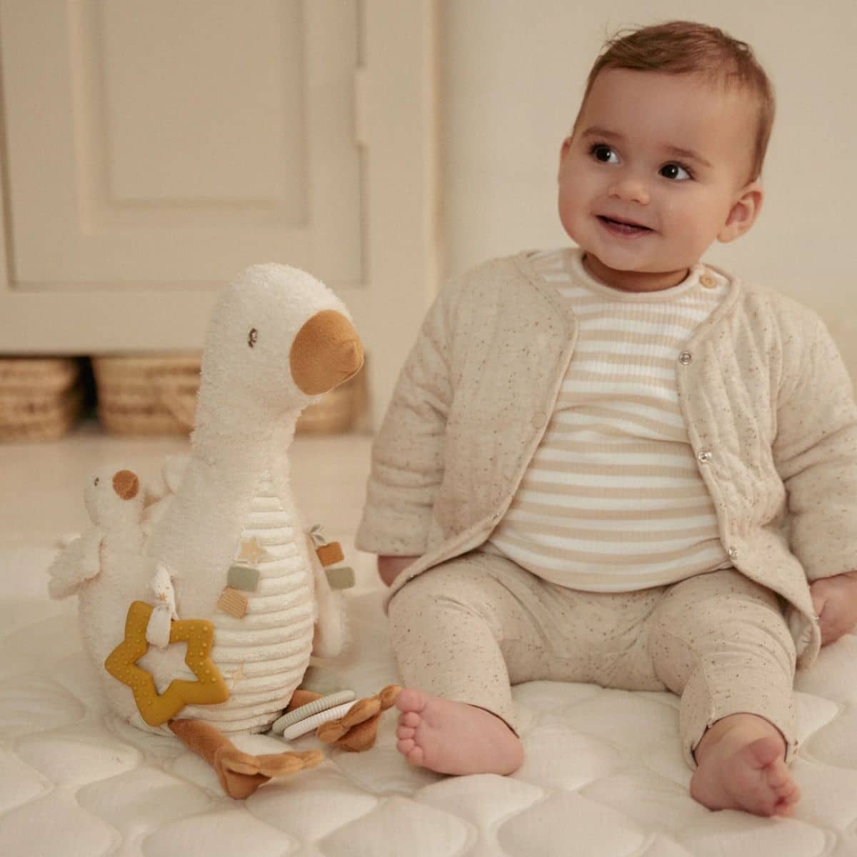 Little Dutch Newborn Naturals Activity Baby Goose