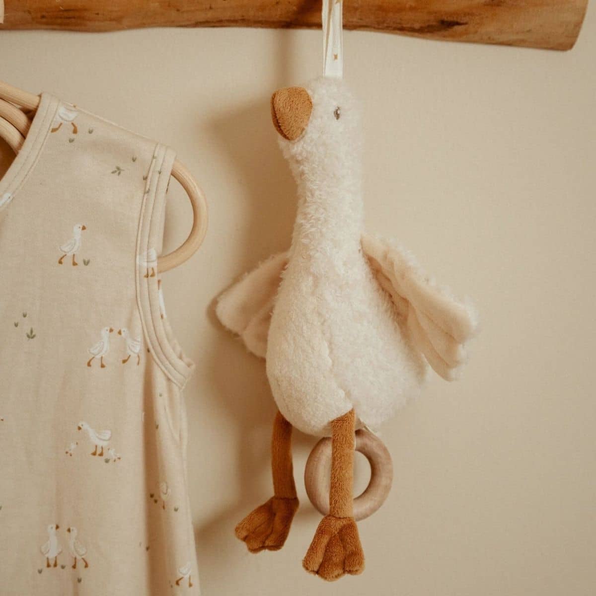 Little Dutch Newborn Naturals Music Box Little Goose