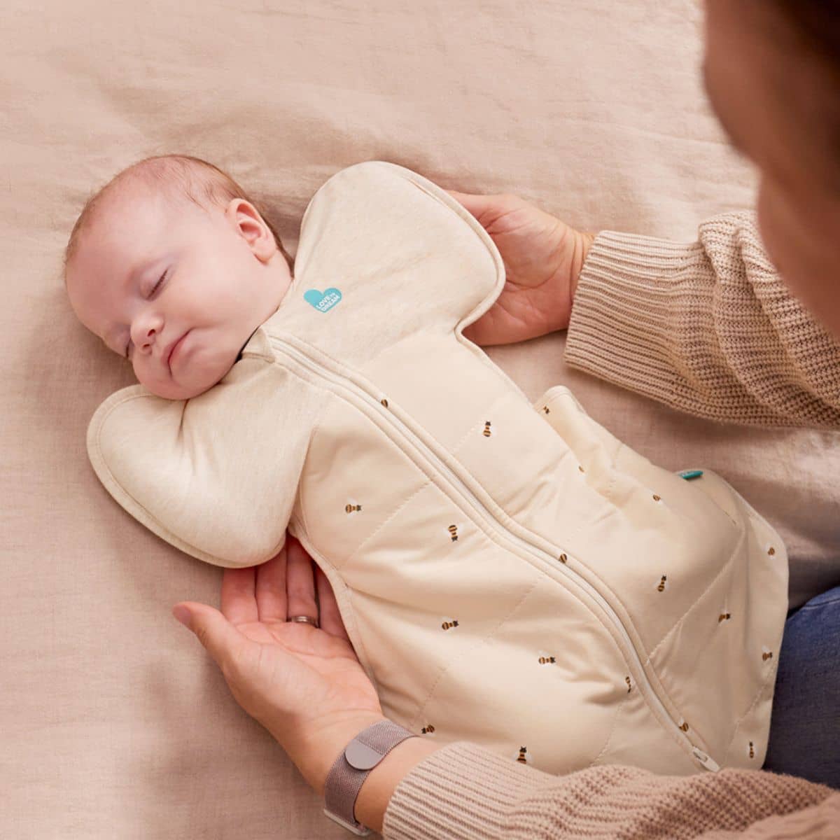 Love to Dream Original Swaddle UP 2.5 TOG Quilted Stretch Cotton - Oatmeal Bees