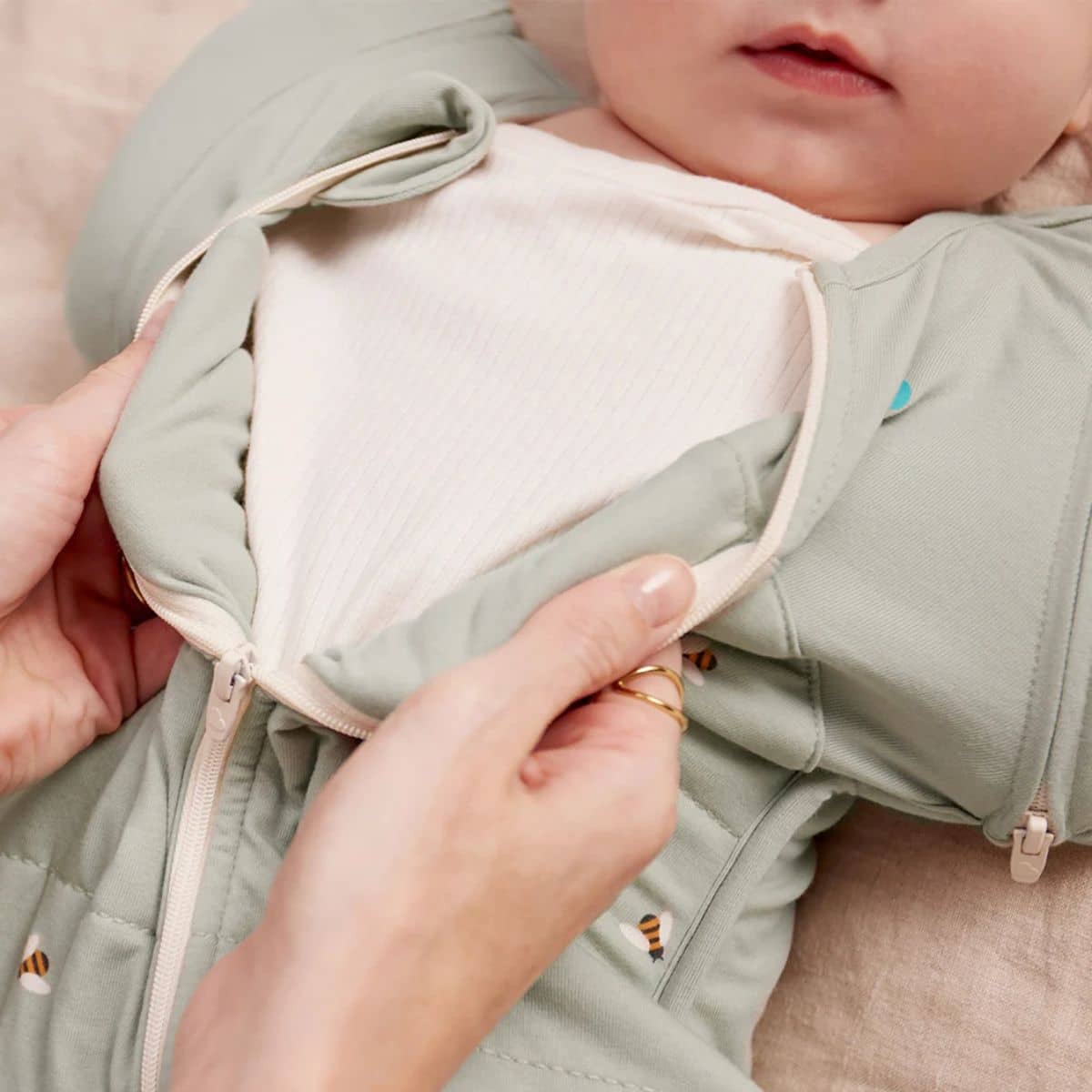 Love to Dream Transition Swaddle UP 2.5 TOG Quilted Stretch Cotton - Olive Bees