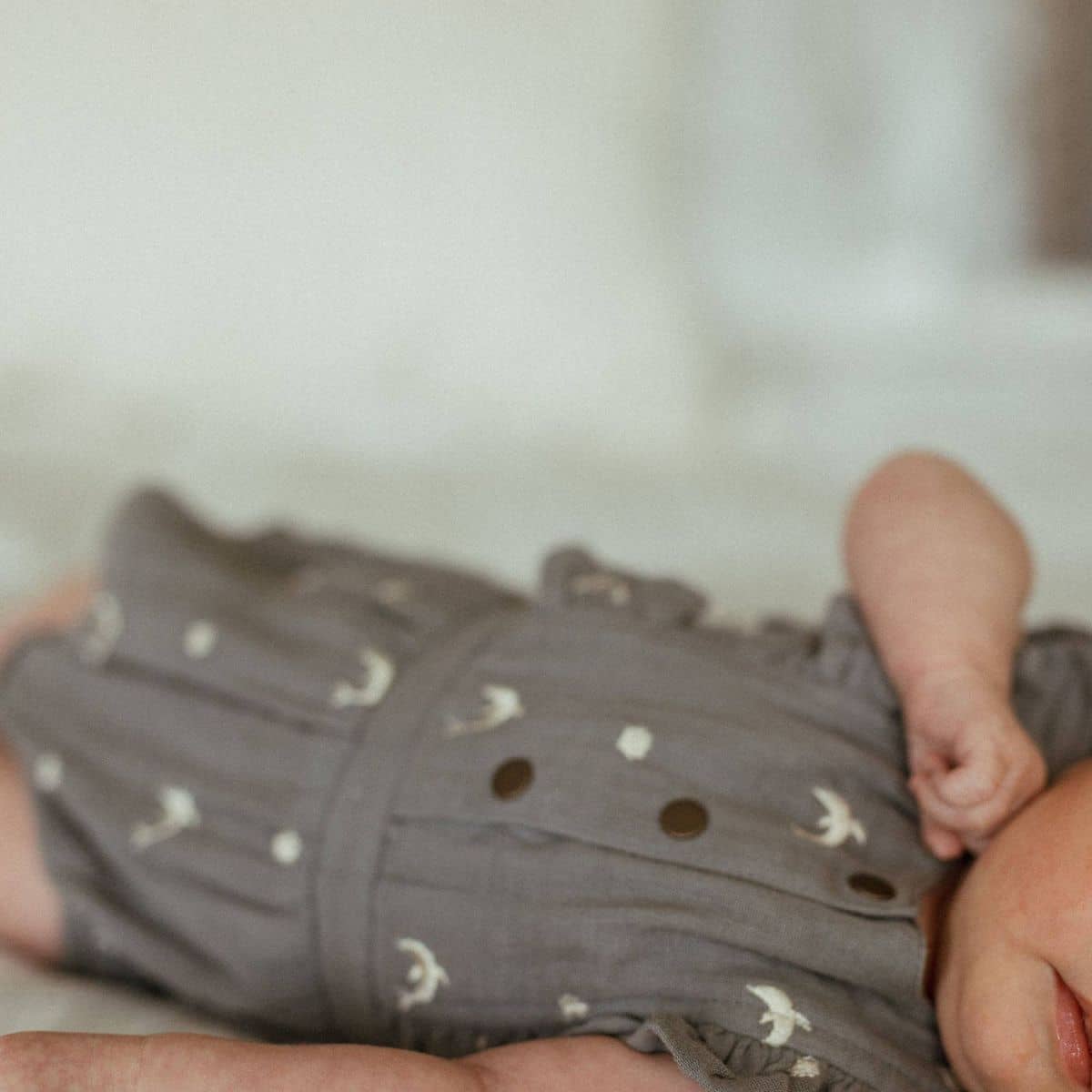 L'ovedbaby Organic Muslin Ruffle Bodysuit - Moonstone Dolphin