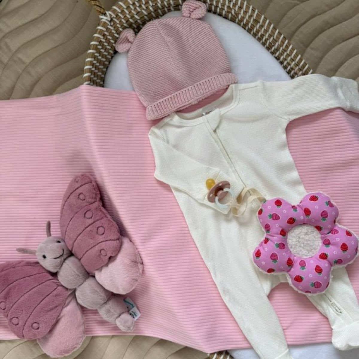 Luna Mae Creations - Pacifier Holder - Strawberry Boucle Daisy