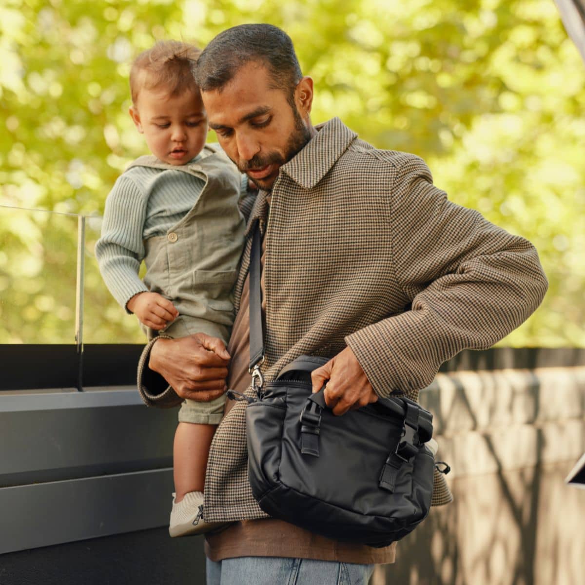 OiOi Weatherproof Traveller Pram Caddy - Black