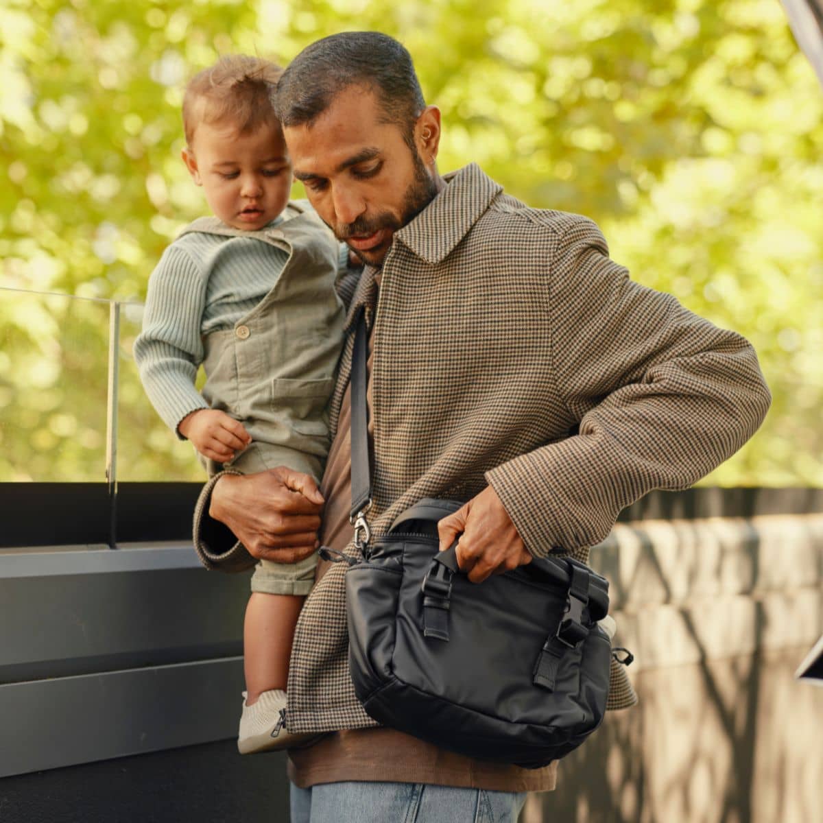 OiOi Weatherproof Traveller Pram Caddy - Black