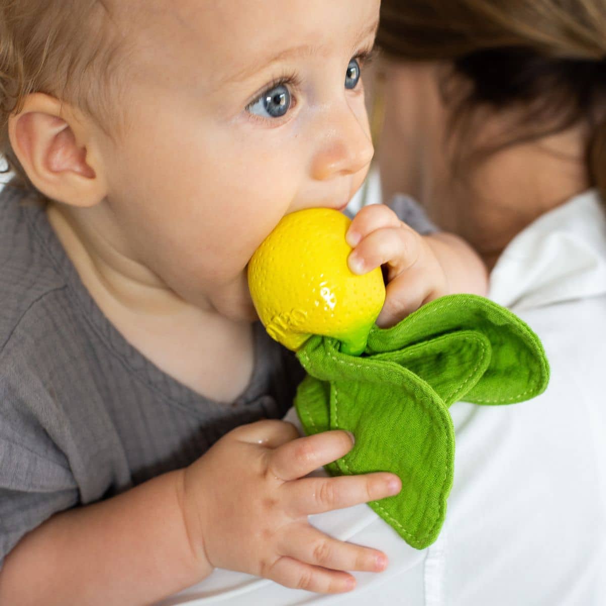 Oli & Carol Mini Doudou Teether - John Lemon
