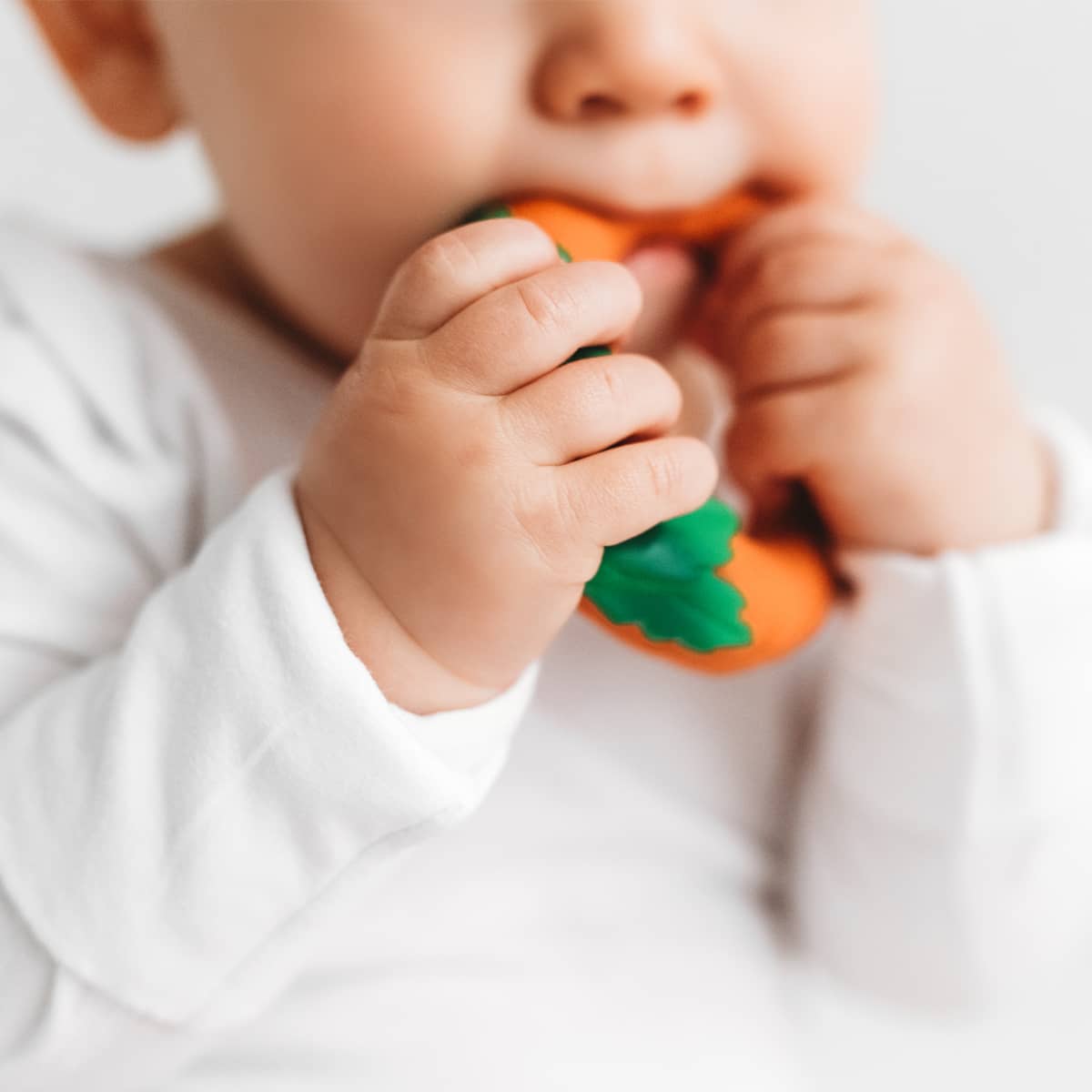 Oli & Carol Natural Rubber Teether - Cathy the Carrot