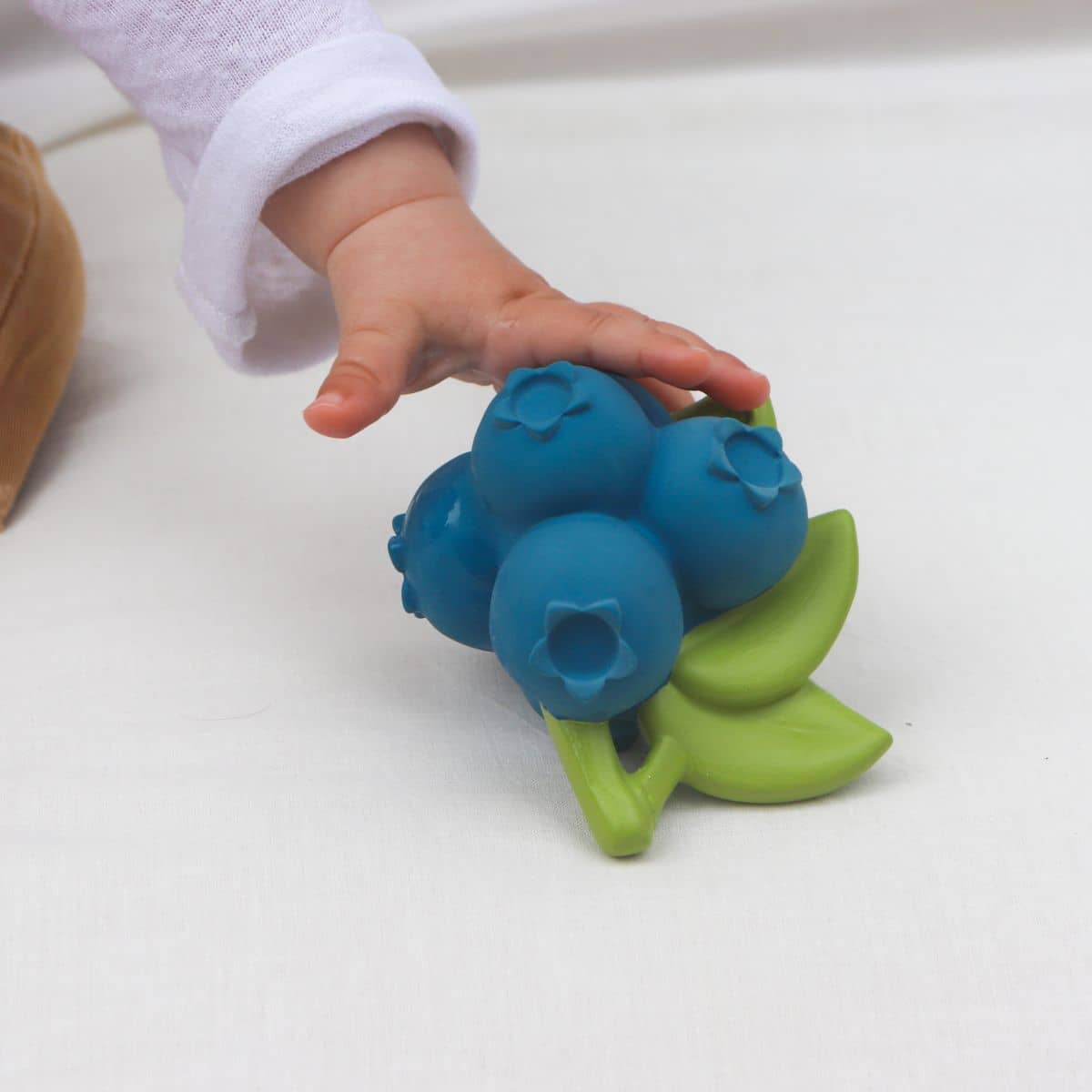 Oli & Carol Natural Rubber Teether - Jerry the Blueberry