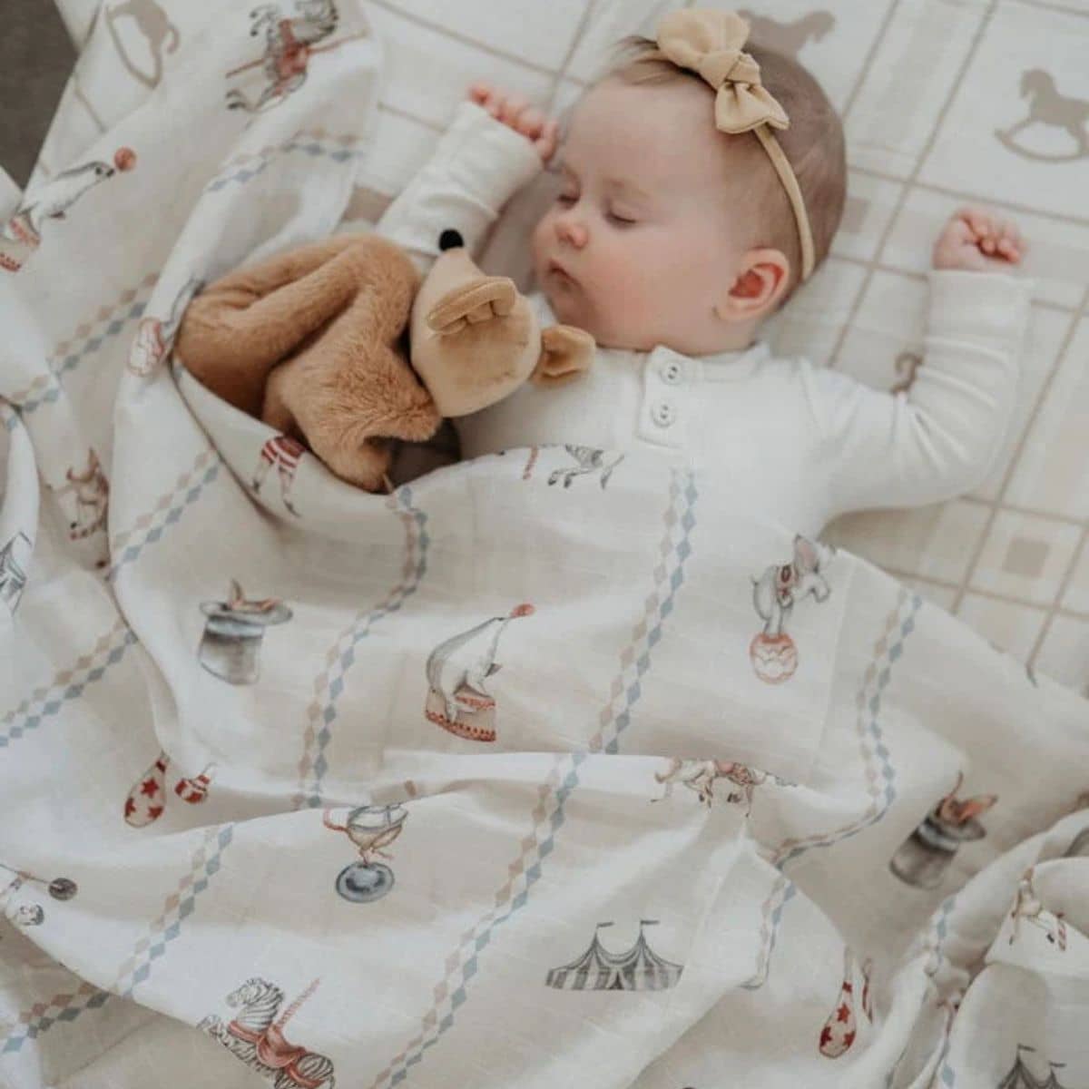 Pop Ya Tot Organic Cotton Swaddle Wrap - Le Cirque