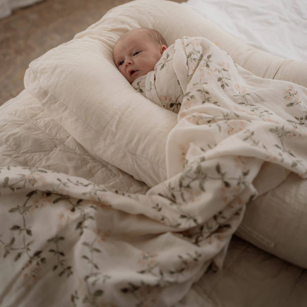Pop Ya Tot Organic Cotton Swaddle Wrap - Fleur Blanche