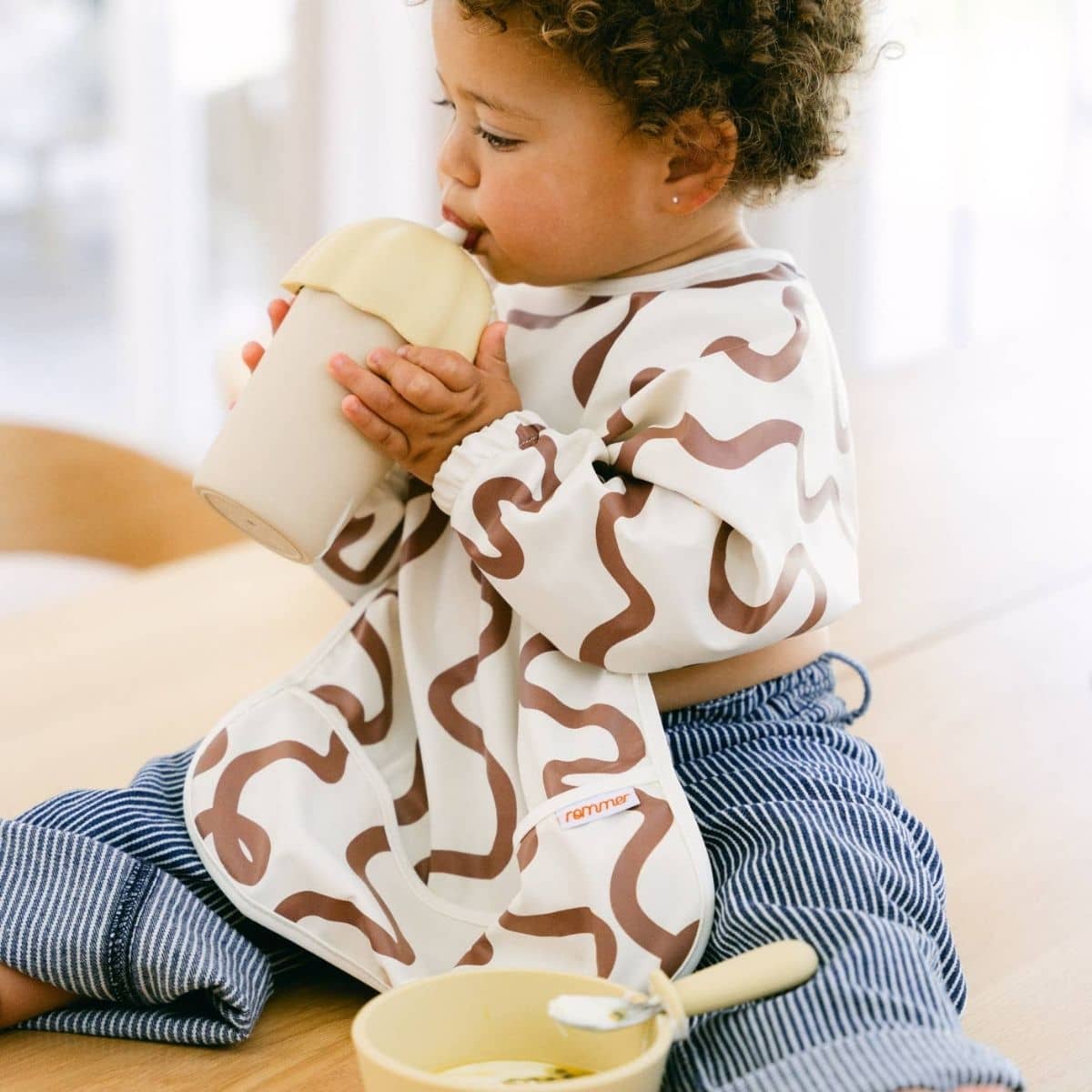 Rommer Smock Bib - Mocha