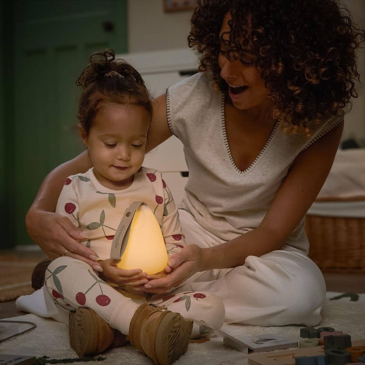 Shnuggle Moonlight Plus Night Light and Room Thermometer