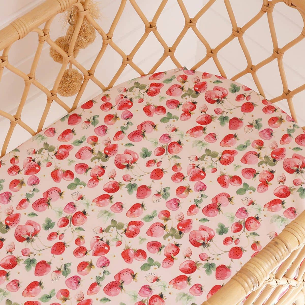 Snuggle Hunny Fitted Bassinet Sheet and Change Pad Cover - Strawberry