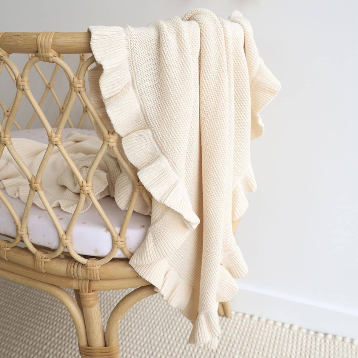 Snuggle Hunny Ruffle Knit Baby Blanket - Cream