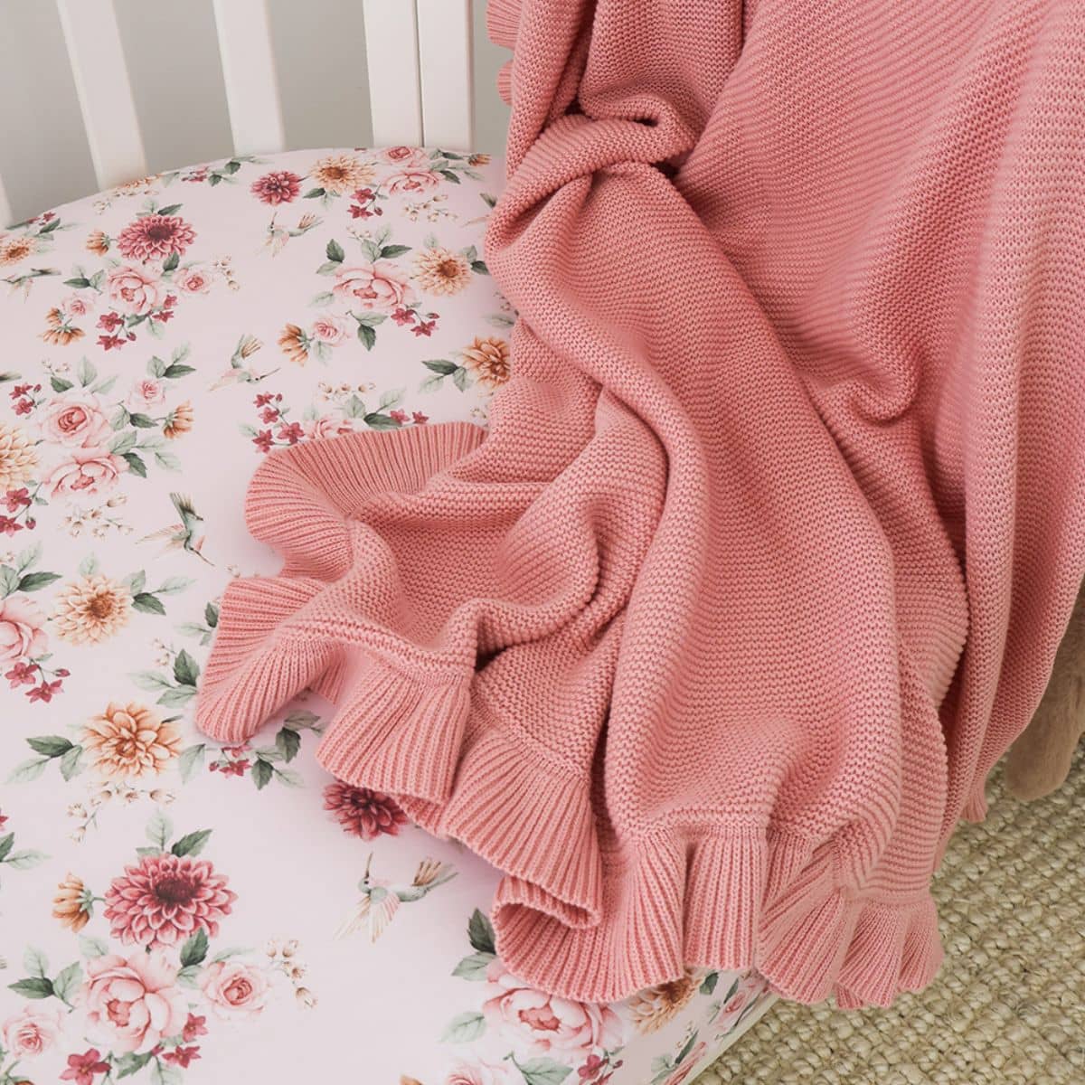 Snuggle Hunny Ruffle Knit Baby Blanket - Rosa