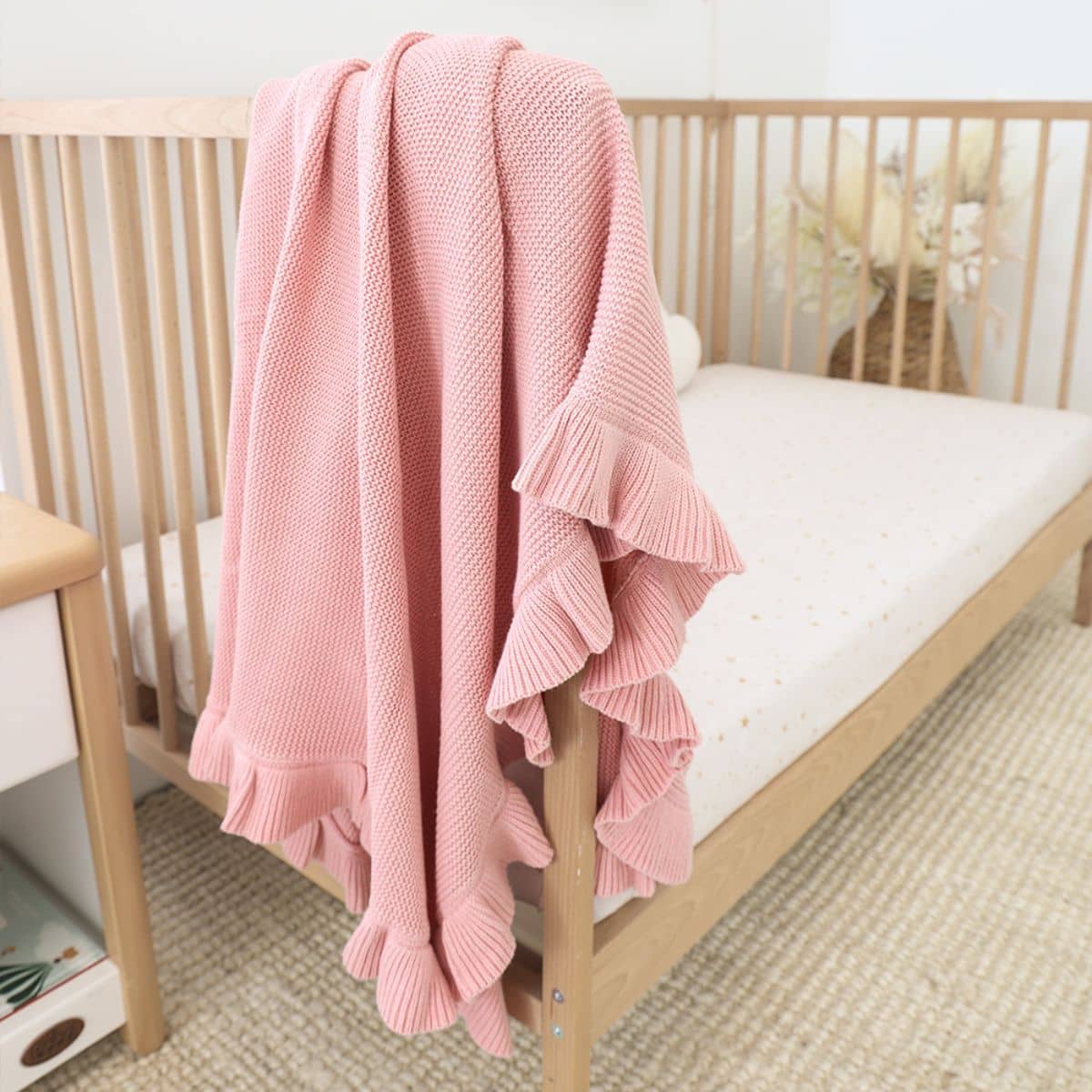 Snuggle Hunny Ruffle Knit Baby Blanket - Rosa
