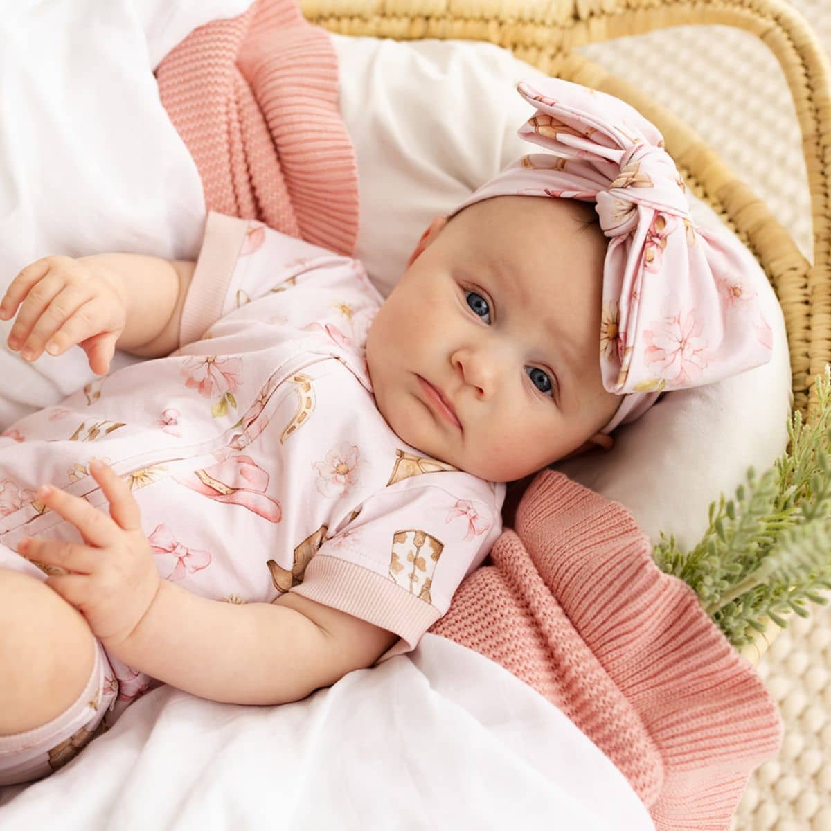 Snuggle Hunny Snuggle Shortie - Boots & Bows