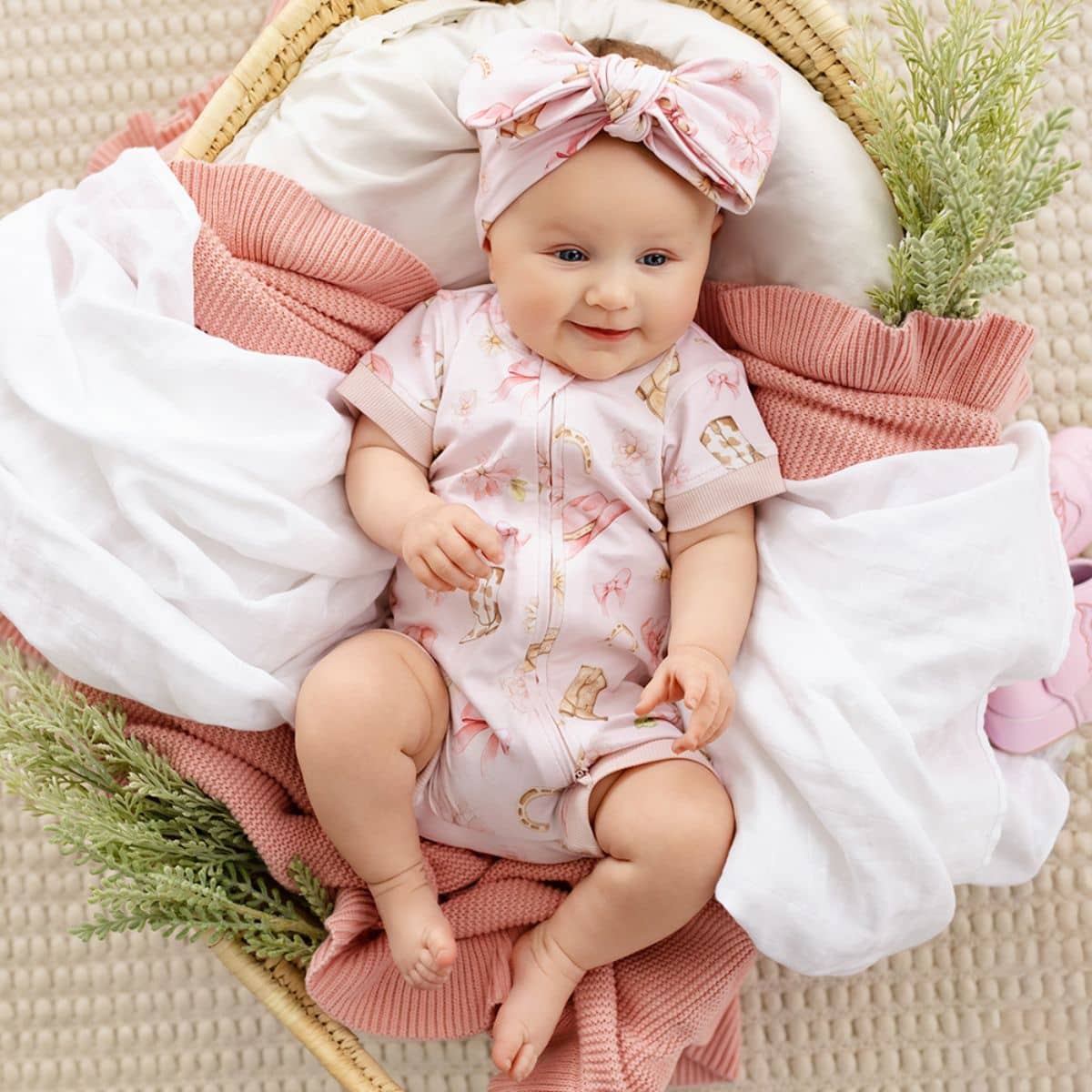 Snuggle Hunny Snuggle Shortie - Boots & Bows