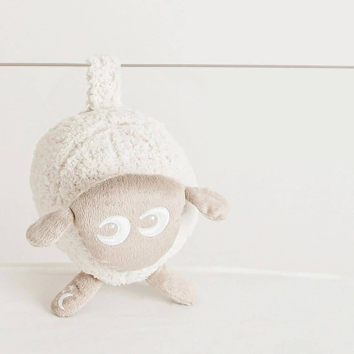 Sweet Dreamers Ewan the Sheep - Deluxe Baby Sleep Aid - Beige