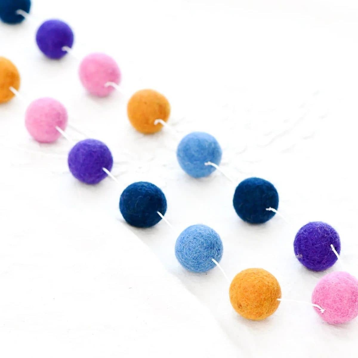 Tara Treasures Pompom Felt Ball Garland - Confetti