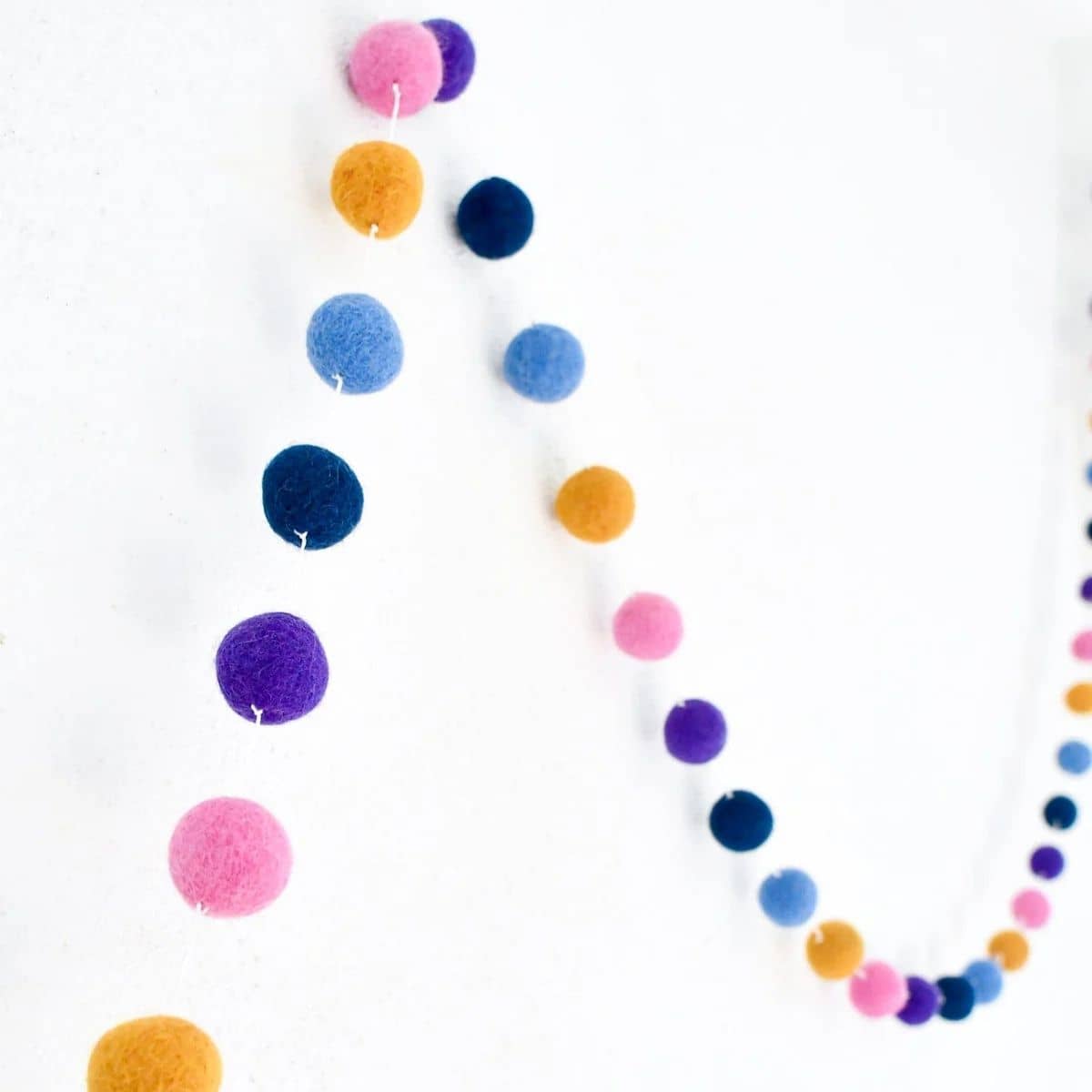 Tara Treasures Pompom Felt Ball Garland - Confetti
