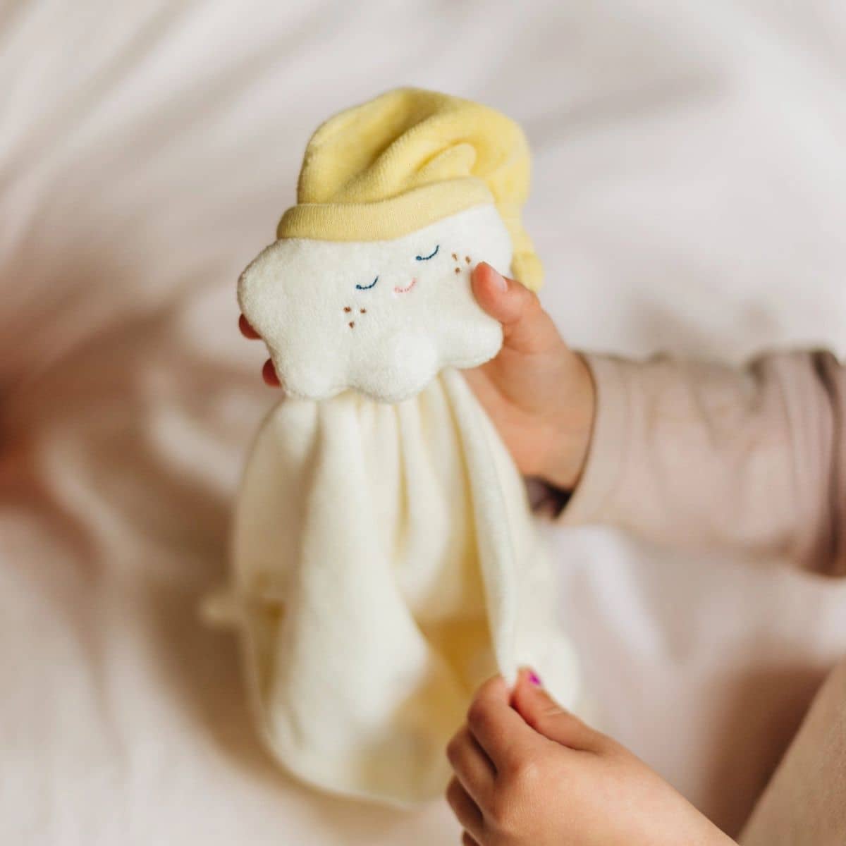 The Kiss Co. Organic Cotton Comforter - Cuddle Cuddly