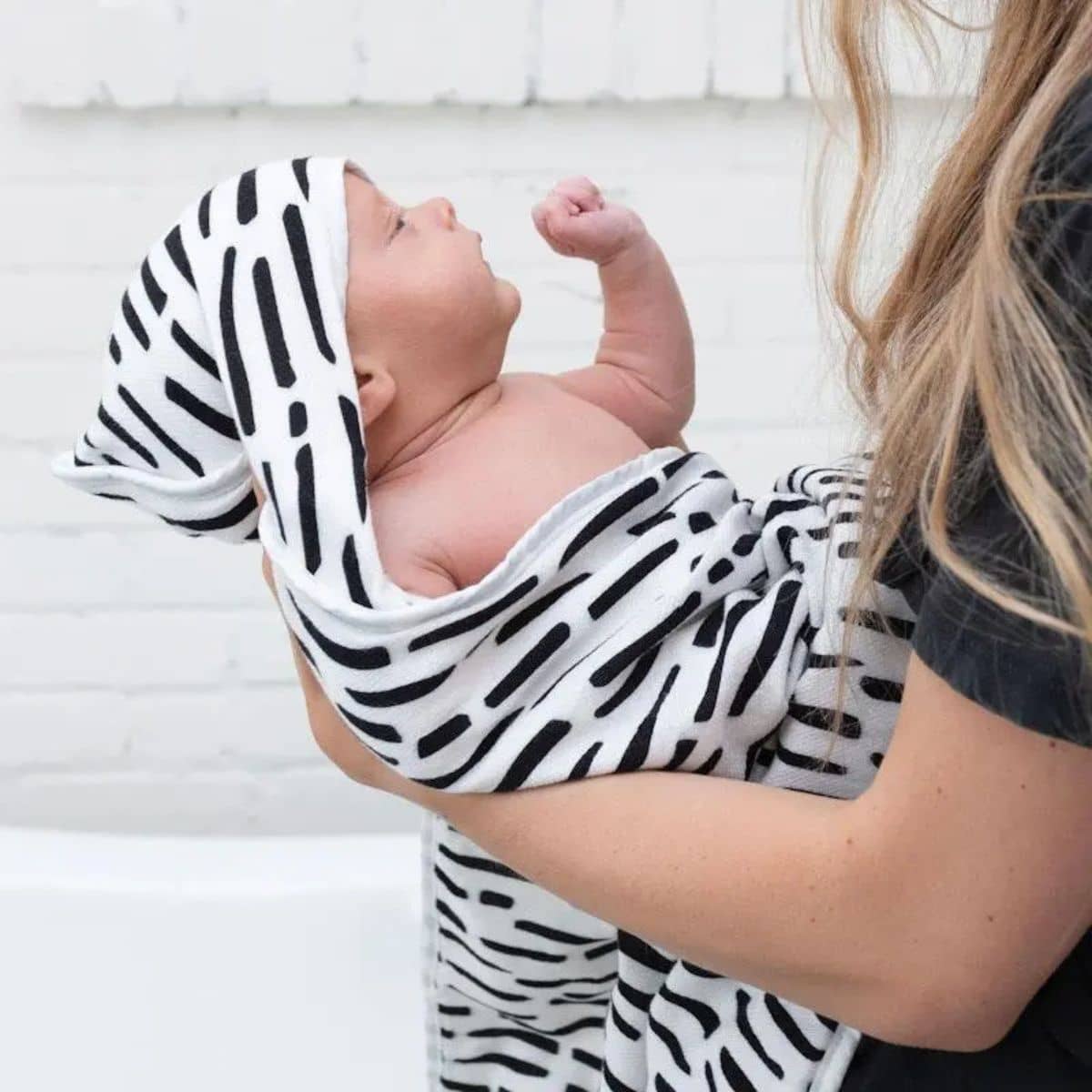 Tiny Twinkle Kaffle Hooded Towel + Washcloth Set - Ink Strokes