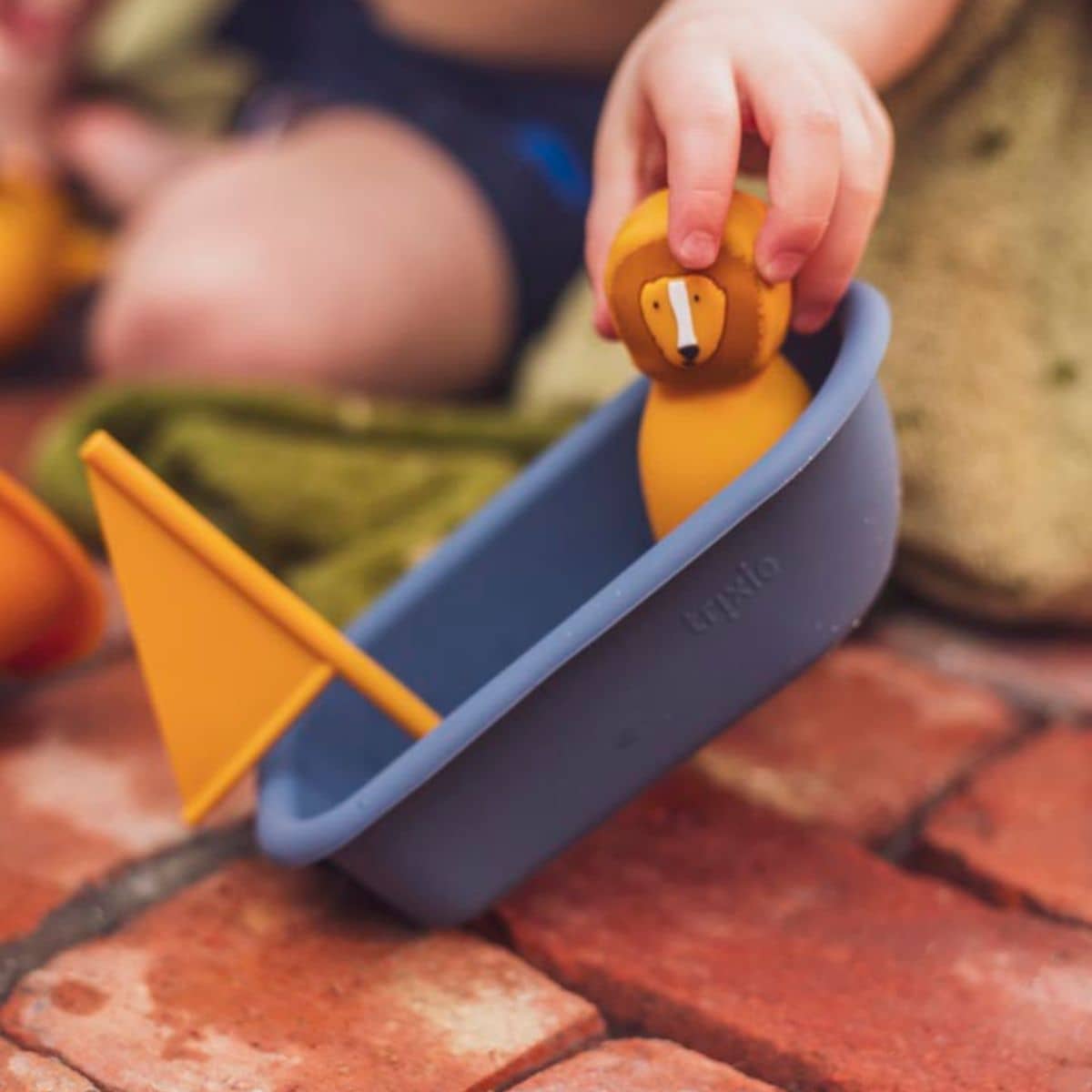 Trixie Bath Toy Sailboat - Mr. Lion