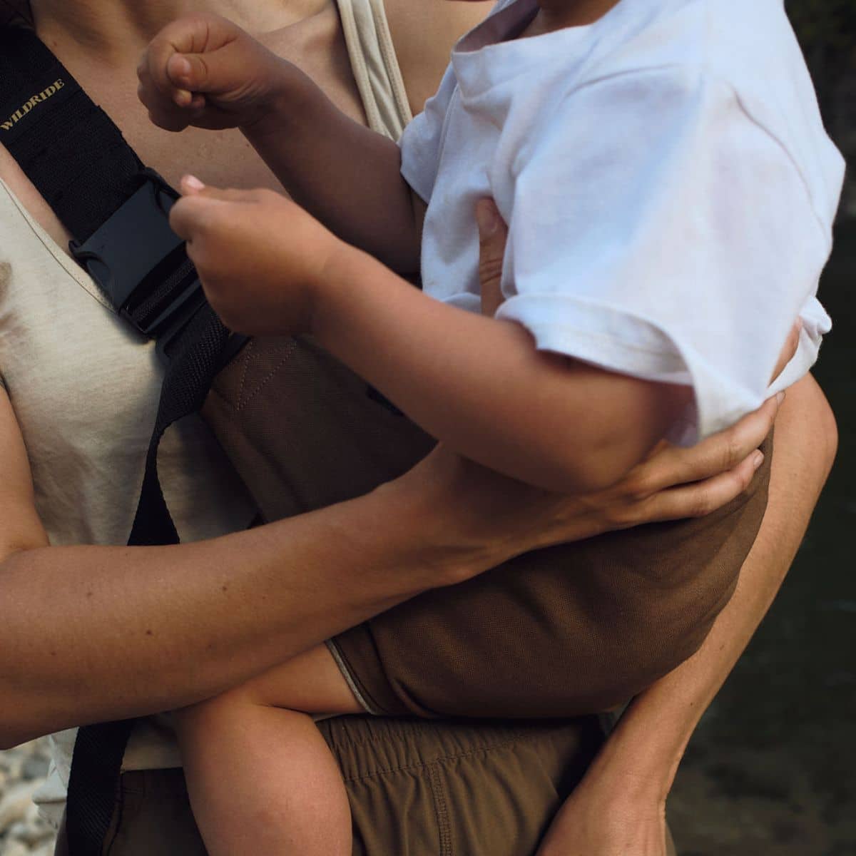 Wildride Toddler Hip Carrier - Coffee