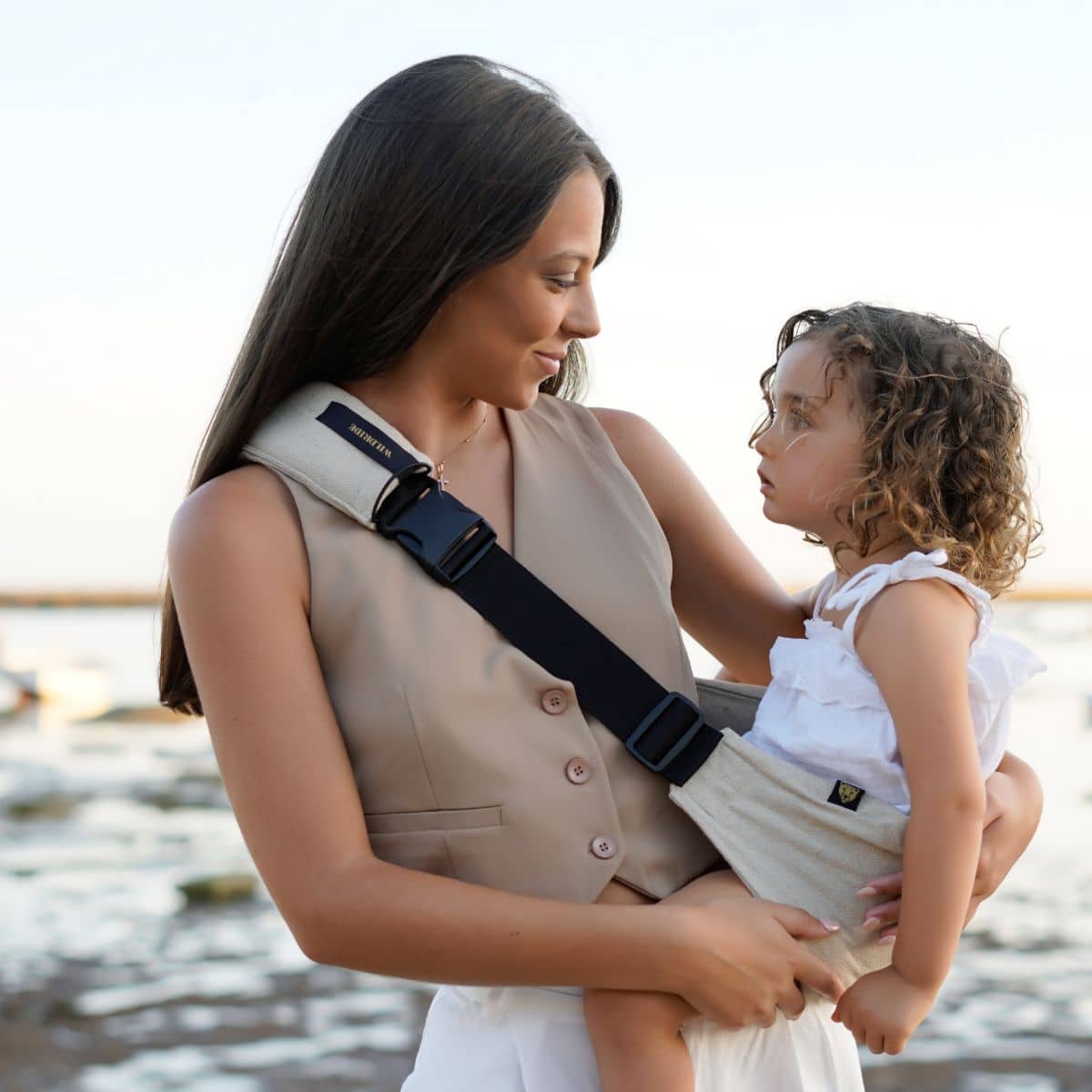 Wildride Toddler Hip Carrier - Sand Linen