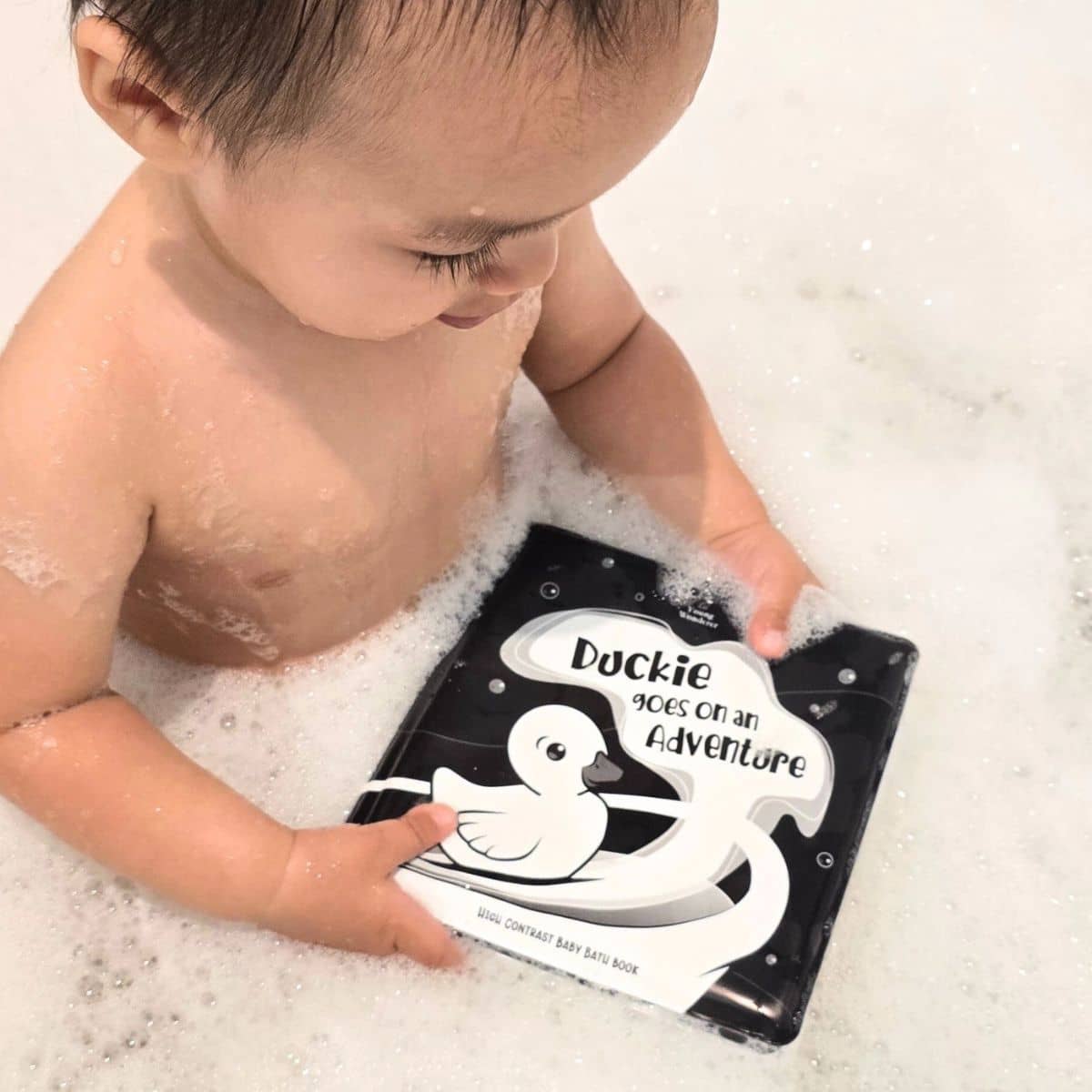 Young Wonderer Black and White Bath Book - Duckie Goes On An Adventure