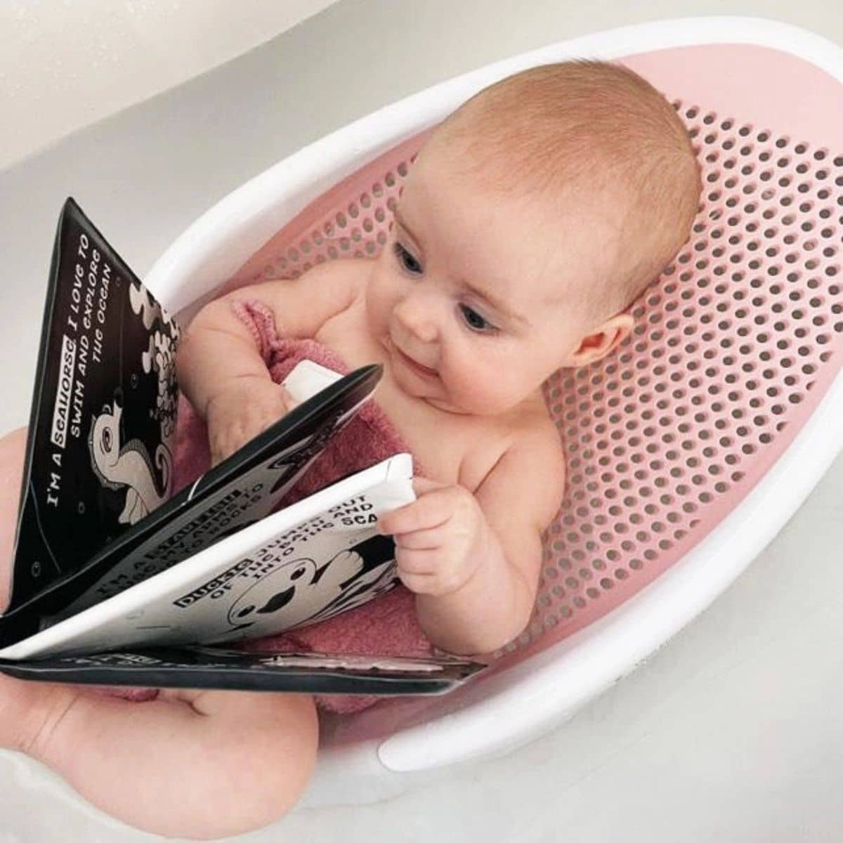 Young Wonderer Black and White Bath Book - Duckie Goes On An Adventure