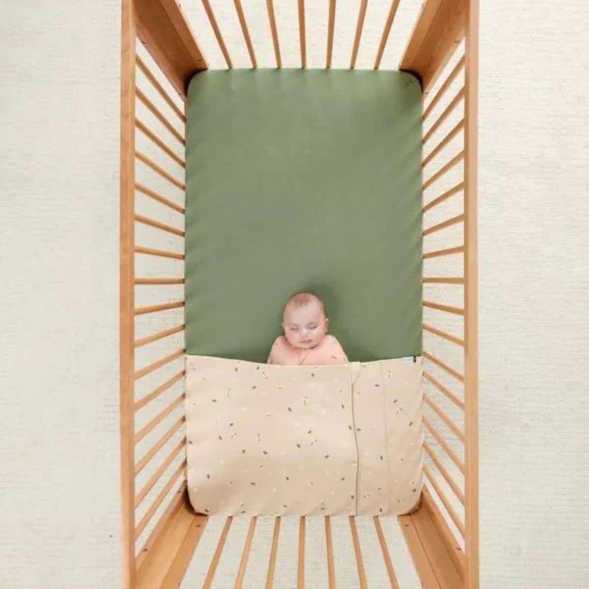 ergopouch HugMe Blanket - Cot - Daisy Sprinkle