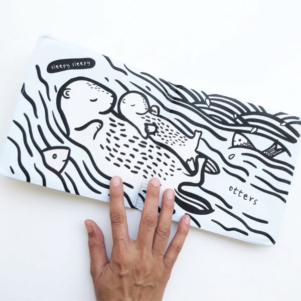 Wee Gallery Colour Me: Who's In The Water? Bath Book