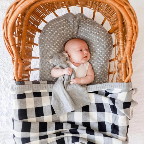 di LUSSO Living Pom Pom Knit Baby Blanket - Joshie